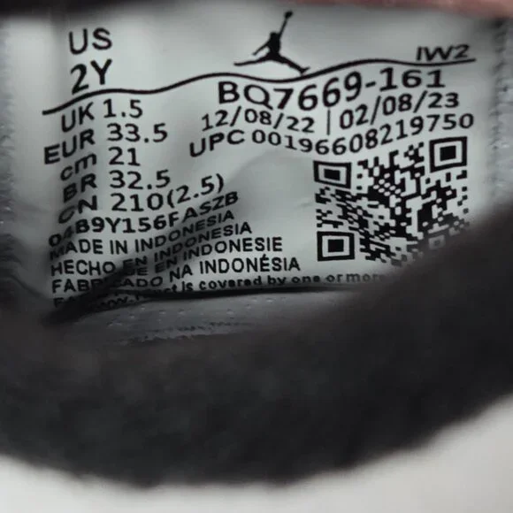 New in Box!!! Nike Air Jordan 4 Retro Cement (PS) - White, Red, Black - Size: 2Y - Picture 11 of 11